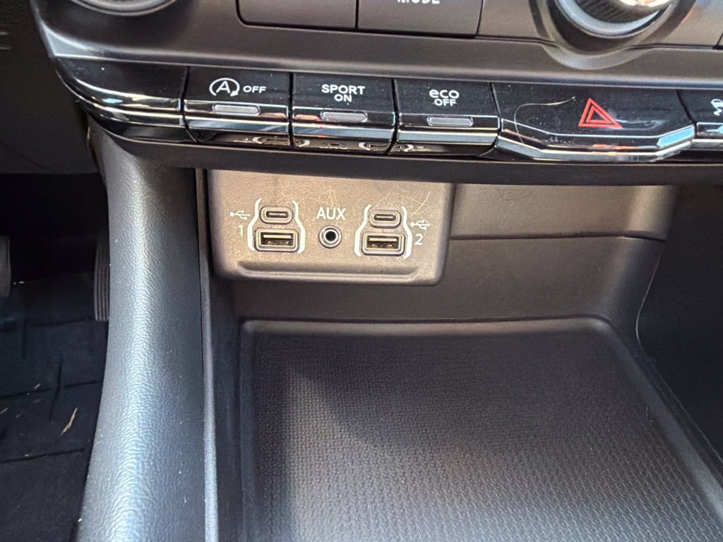 Used 2024 Dodge Durango SXT w/ SXT Blacktop Group RWD image 23