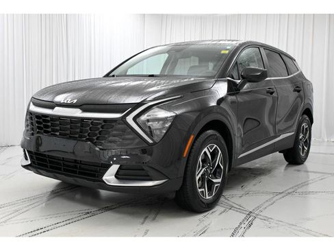 Used 2023 Kia Sportage LX image 4