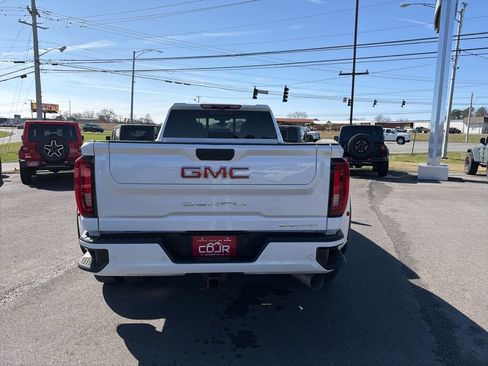 Used 2023 GMC Sierra 3500 Denali w/ Denali Ultimate Package image 8