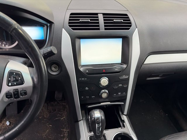 Used 2015 Ford Explorer XLT w/ Equipment Group 202A AWD/4WD image 7