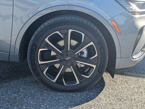 New 2025 Lincoln Nautilus Reserve AWD/4WD image 11