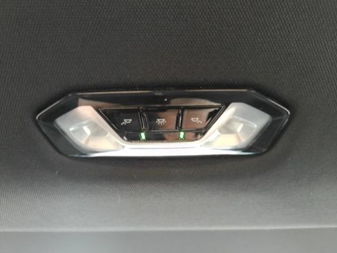 Used 2023 BMW i4 eDrive40 RWD image 32