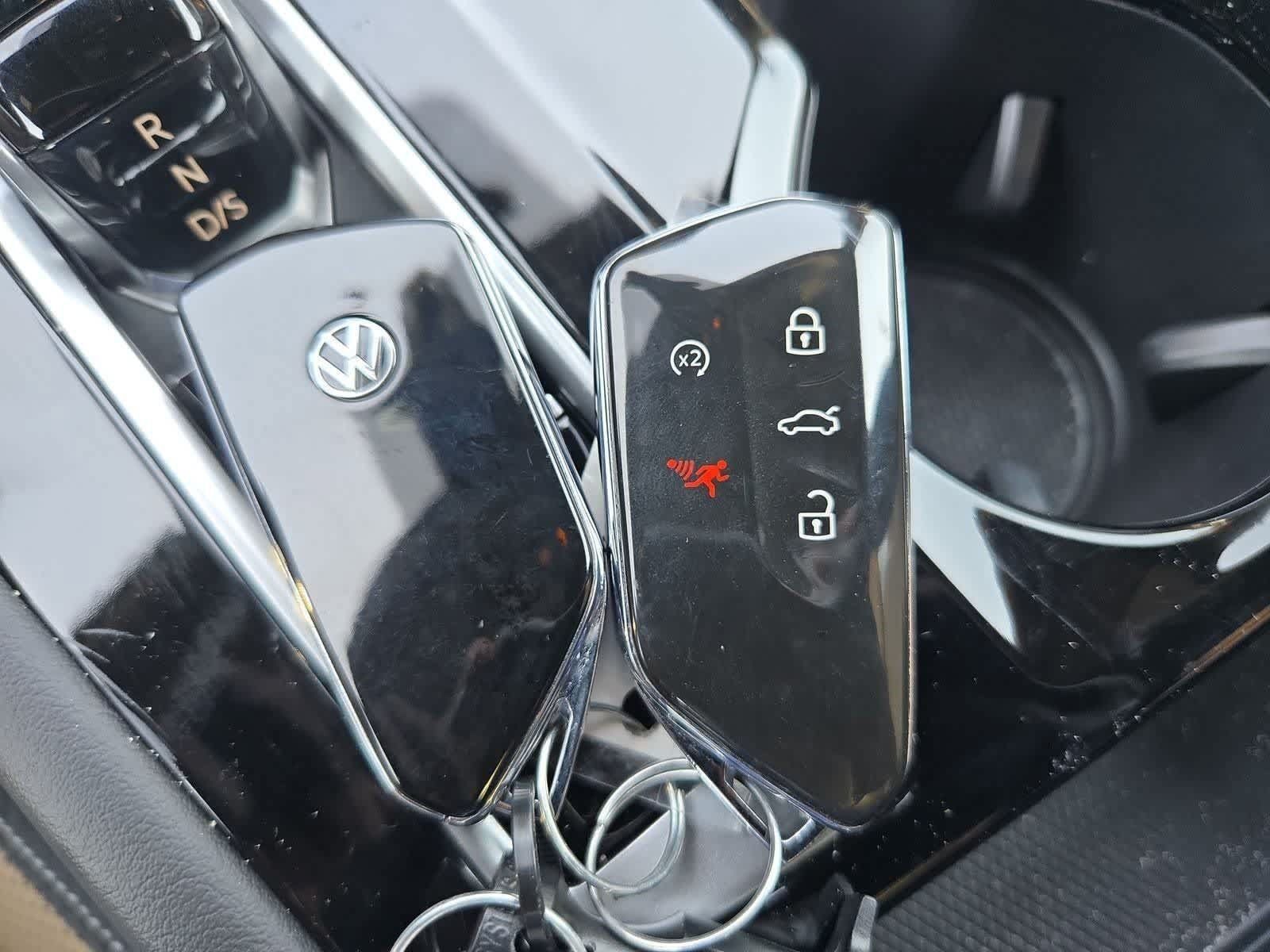 Used 2024 Volkswagen Atlas Cross Sport SE w/ Panoramic Sunroof Package FWD image 34