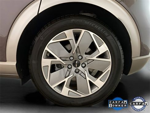 Used 2024 Genesis GV60 RWD image 23