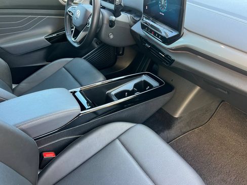 Used 2023 Volkswagen ID.4 S RWD image 16
