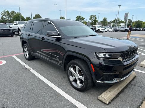 Used 2021 Jeep Grand Cherokee L Limited AWD/4WD image 2