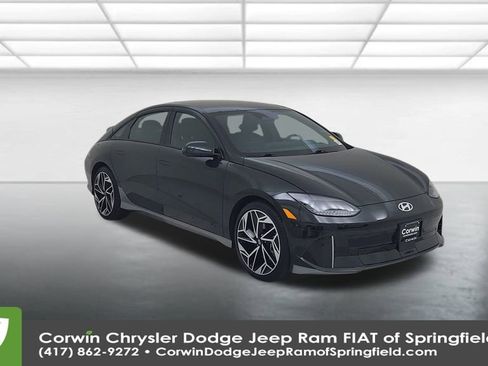 Used 2023 Hyundai Ioniq 6 Limited image 3