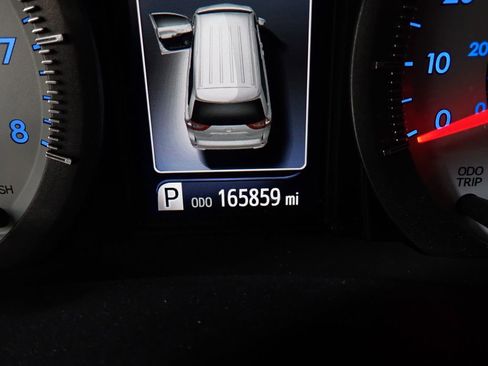 Used 2017 Toyota Sienna SE FWD image 25