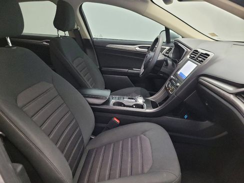 Used 2020 Ford Fusion SE image 21