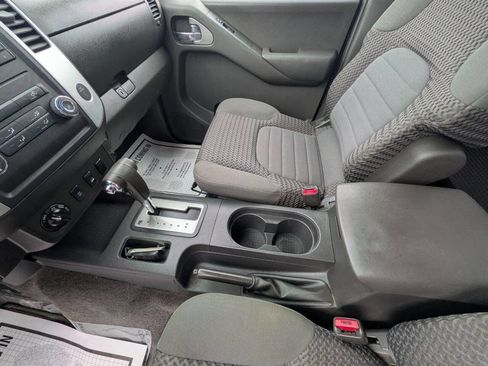 Used 2010 Nissan Frontier SE w/ SE Value Truck Pkg image 16