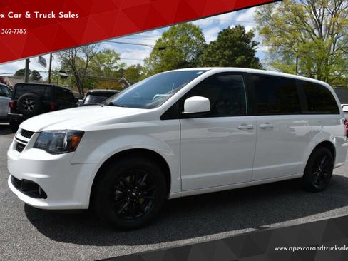 Used 2020 Dodge Grand Caravan GT image 1