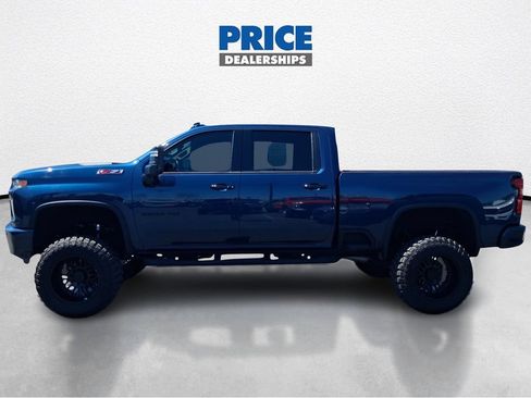 Used 2022 Chevrolet Silverado 2500 LTZ w/ LTZ Plus Package AWD/4WD image 9