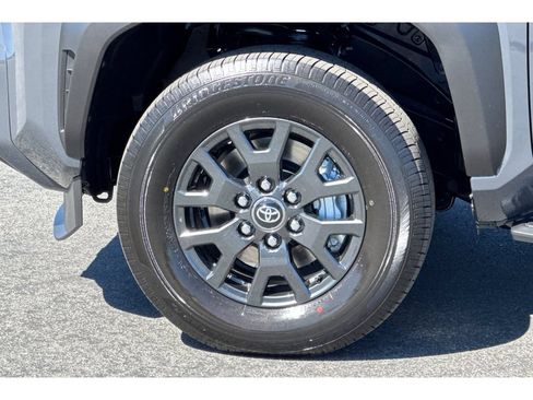 New 2026 Toyota 4Runner SR5 AWD/4WD image 34