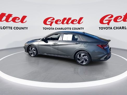 Used 2025 Hyundai Elantra Sport image 4