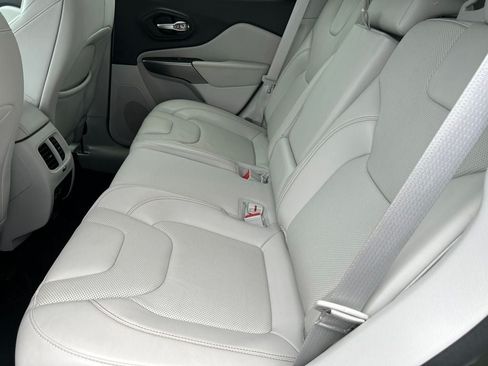 Used 2021 Jeep Cherokee Latitude Lux AWD/4WD image 27