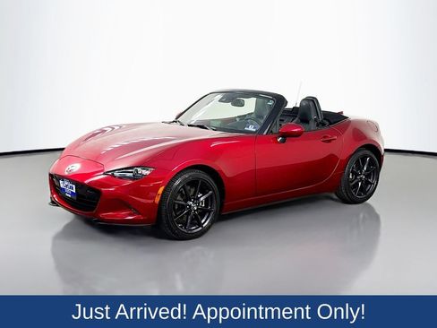 Used 2019 MAZDA MX-5 Miata Grand Touring RWD image 3