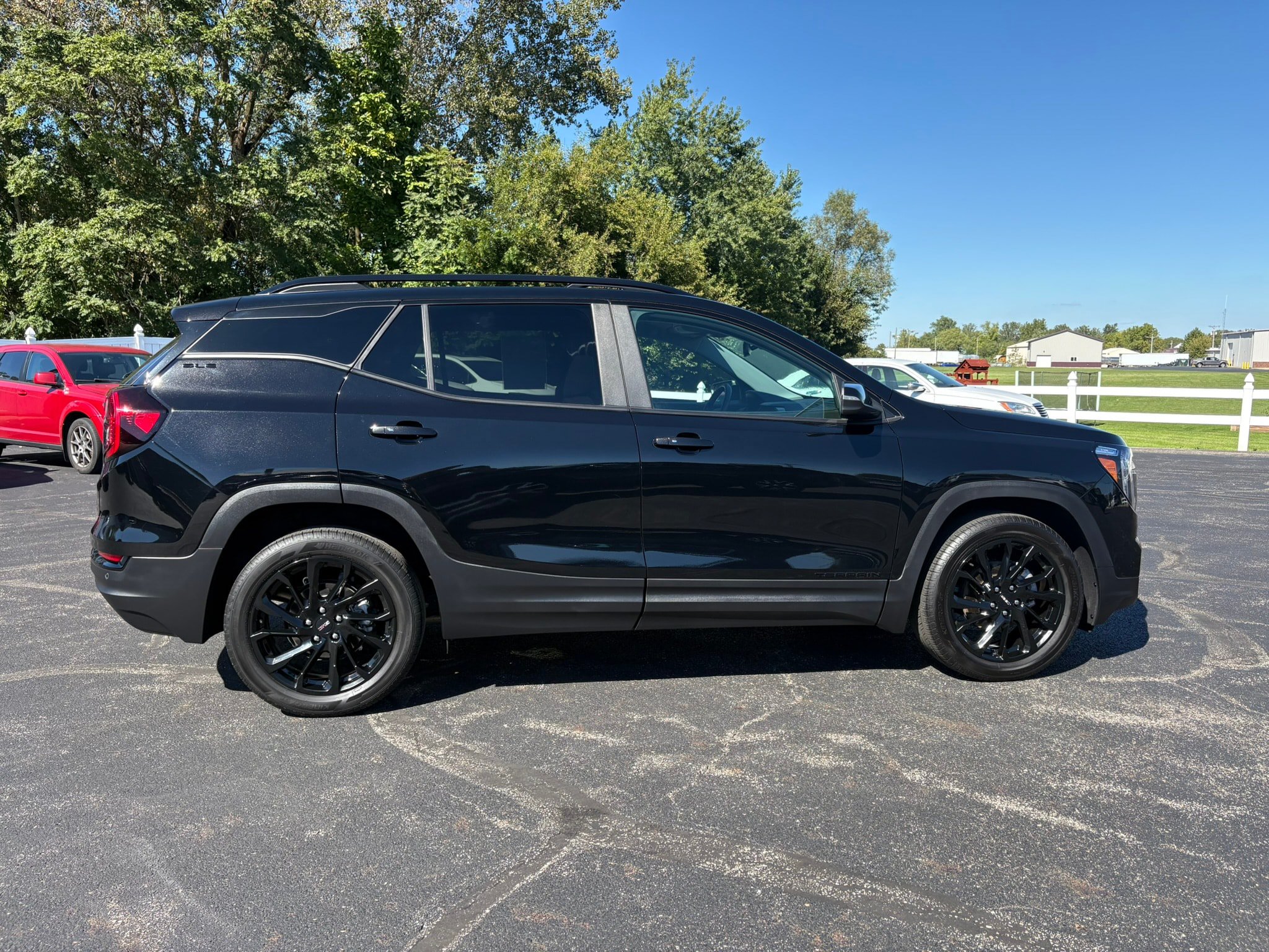 Used 2023 GMC Terrain SLE w/ Driver Convenience Package FWD image 15