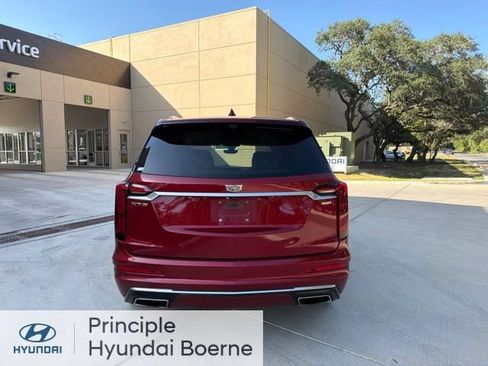 Used 2020 Cadillac XT6 Premium Luxury FWD image 3