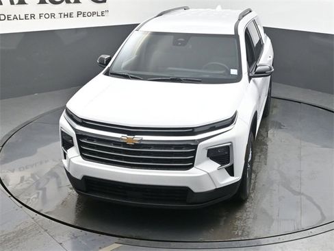New 2026 Chevrolet Traverse LT w/ LPO, Floor Liner Package image 25