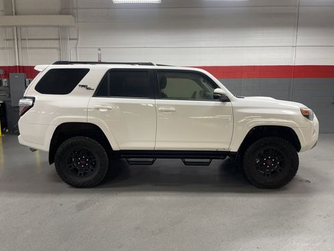 Used 2023 Toyota 4Runner TRD Off-Road Premium w/ Off Road Premium Plus Package image 7