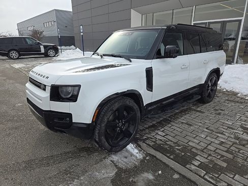 Used 2024 Land Rover Defender 130 X-Dynamic SE image 1