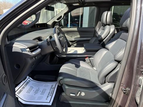 Used 2025 Lincoln Navigator Reserve w/ Jet Appearance Package image 21