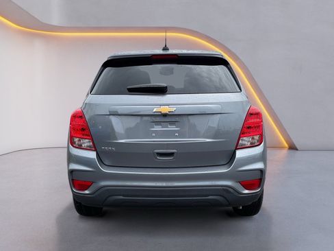 Used 2020 Chevrolet Trax LS w/ Tint and Cruise Package FWD image 4