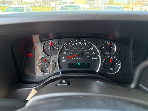 New 2025 Chevrolet Express 2500 w/ Driver Convenience Package RWD image 21