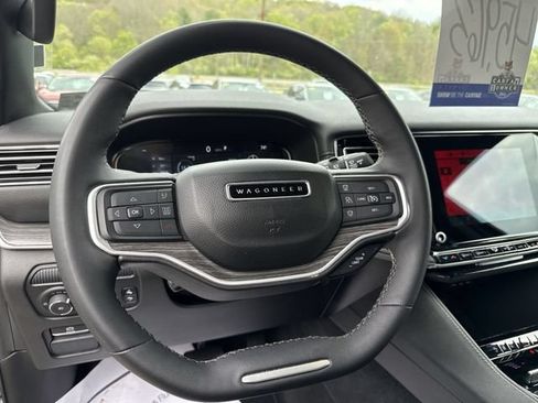 Used 2024 Jeep Wagoneer Series II w/ Flexible Seating Group AWD/4WD image 13