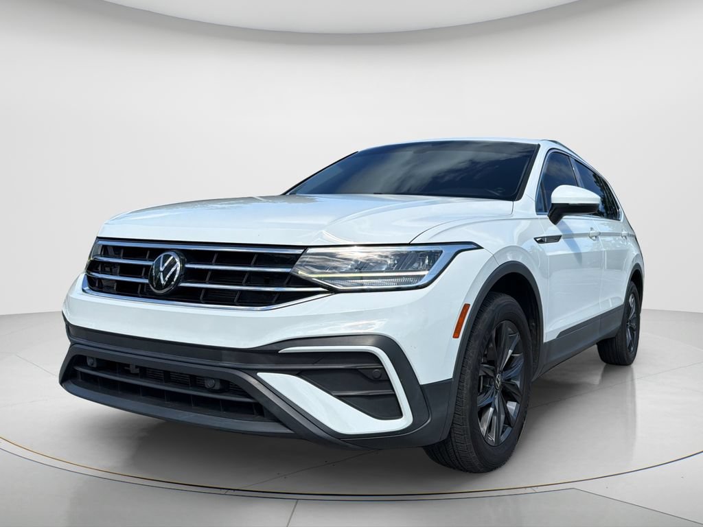 Certified 2022 Volkswagen Tiguan SE FWD image 1