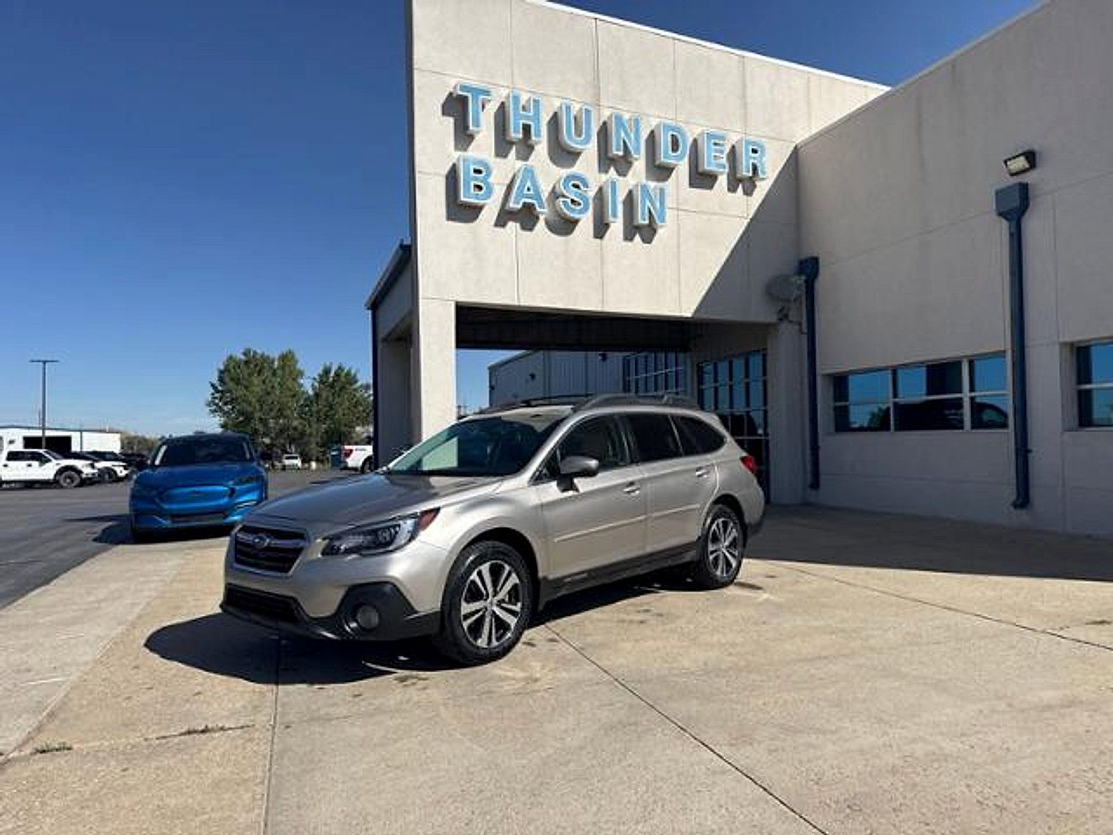 Used 2018 Subaru Outback 3.6R Limited AWD/4WD image 1