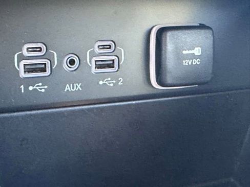 Used 2023 Jeep Grand Cherokee L Limited w/ Black Appearance Package image 21