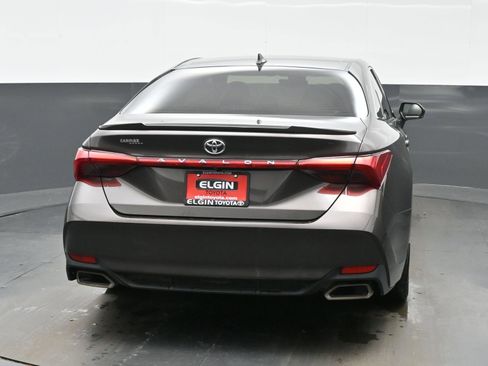 Used 2019 Toyota Avalon Limited image 5