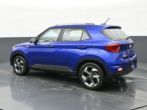 Certified 2024 Hyundai Venue SEL image 5