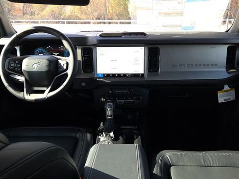 New 2025 Ford Bronco Outer Banks image 12