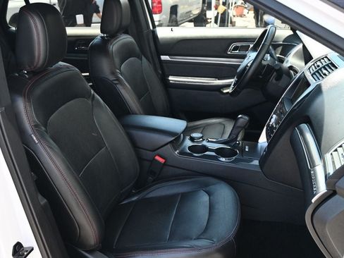 Used 2018 Ford Explorer Sport w/ Equipment Group 401A AWD/4WD image 22