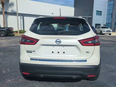 Used 2022 Nissan Rogue Sport SL w/ Premium Package FWD image 6