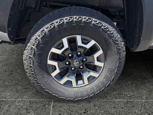 Used 2023 Toyota Tacoma TRD Off-Road AWD/4WD image 11