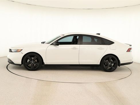 Used 2023 Honda Accord Sport image 2