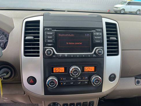 Used 2018 Nissan Frontier SV w/ Value Truck Package AWD/4WD image 16