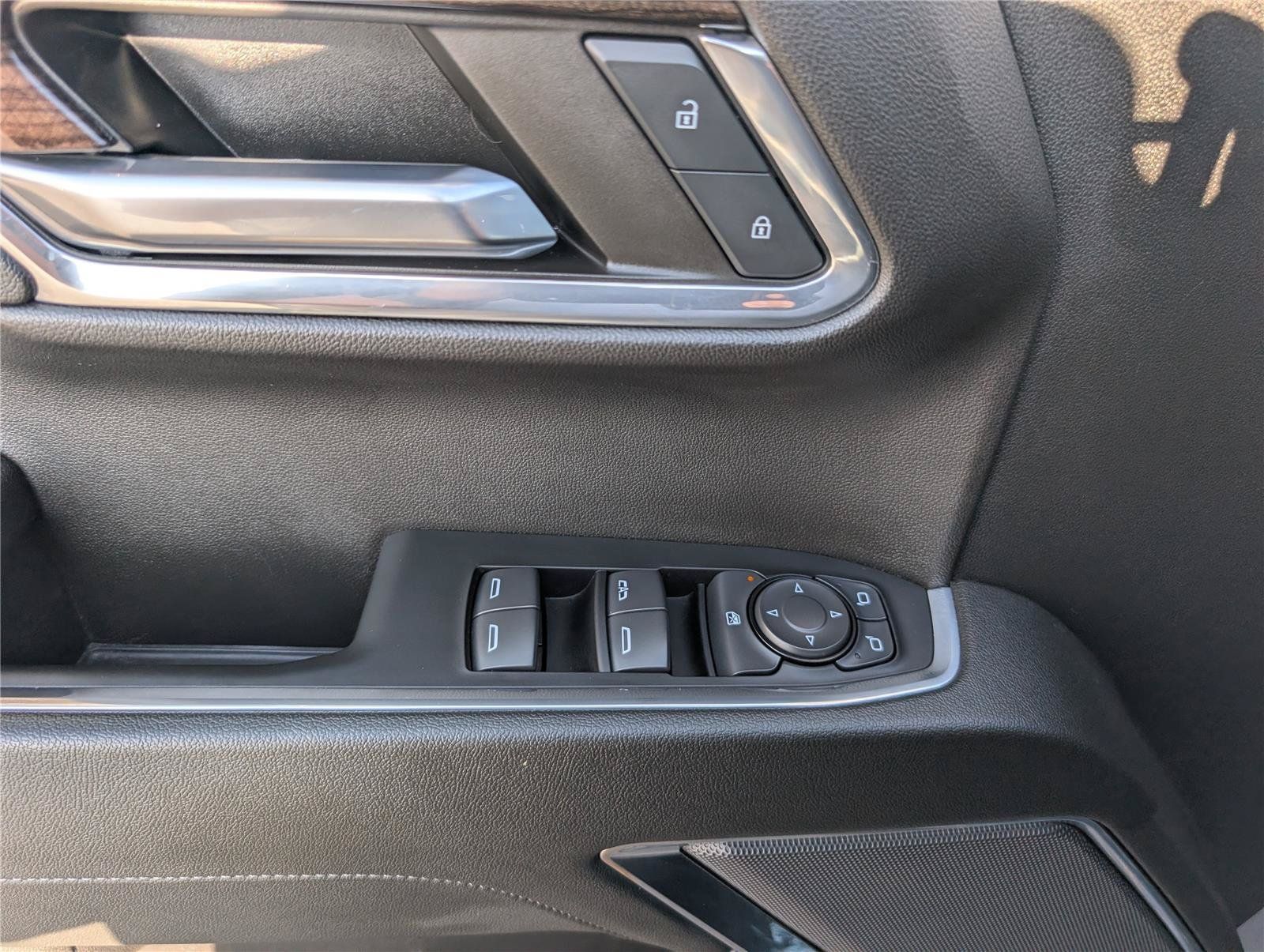 Used 2024 Chevrolet Silverado 1500 RST AWD/4WD image 19
