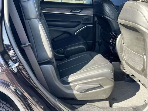 Used 2022 Jeep Grand Cherokee L Limited image 23