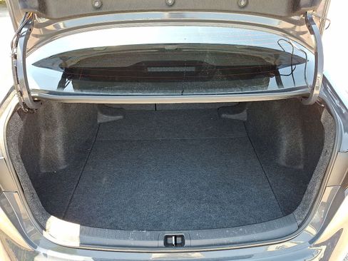 Used 2025 Toyota Corolla LE FWD image 28