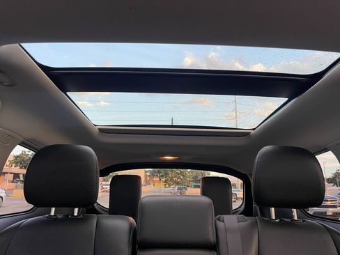 Used 2017 Nissan Pathfinder Platinum image 23