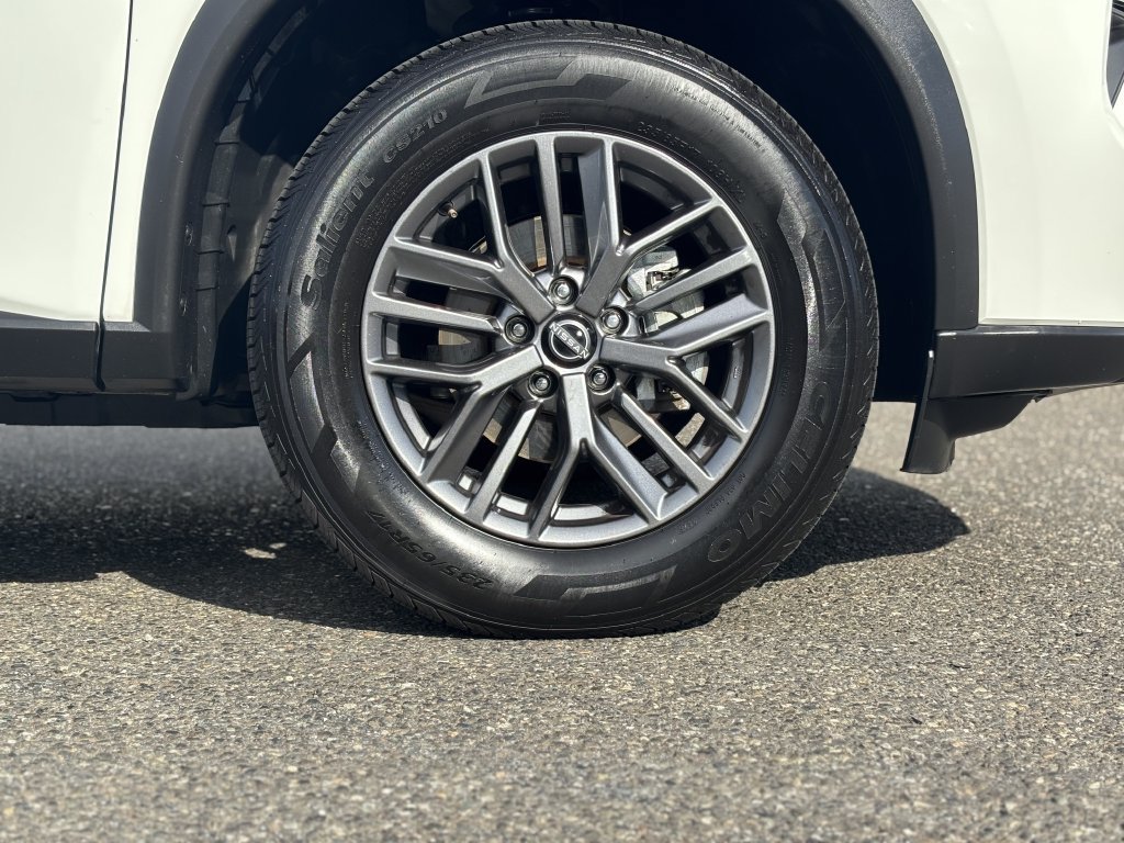 Used 2024 Nissan Rogue S AWD/4WD image 9