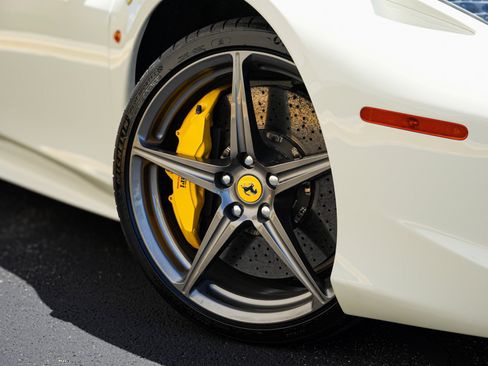 Used 2013 Ferrari 458 Spider RWD image 2