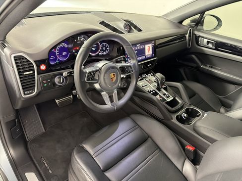 Certified 2023 Porsche Cayenne Coupe AWD/4WD image 4