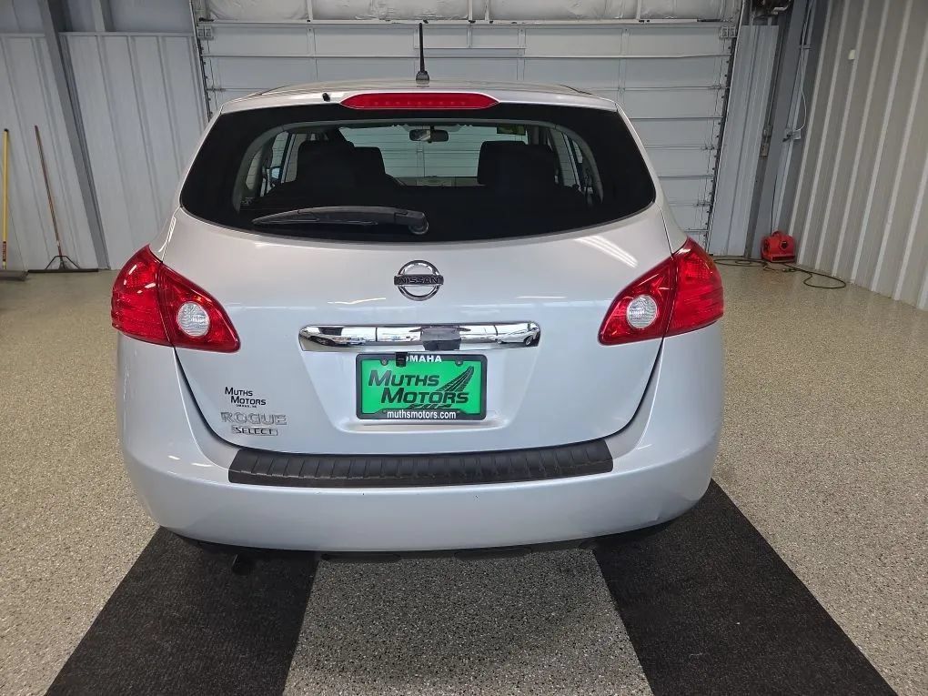 Used 2015 Nissan Rogue S FWD image 6