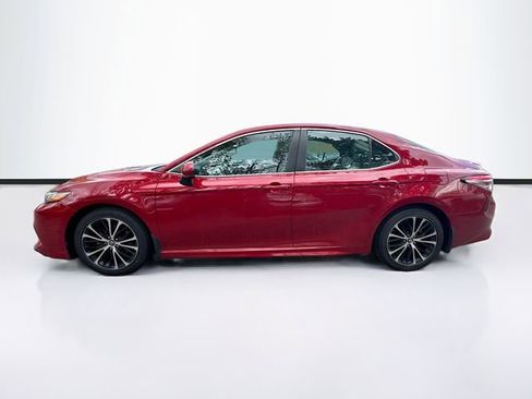 Used 2019 Toyota Camry SE image 4