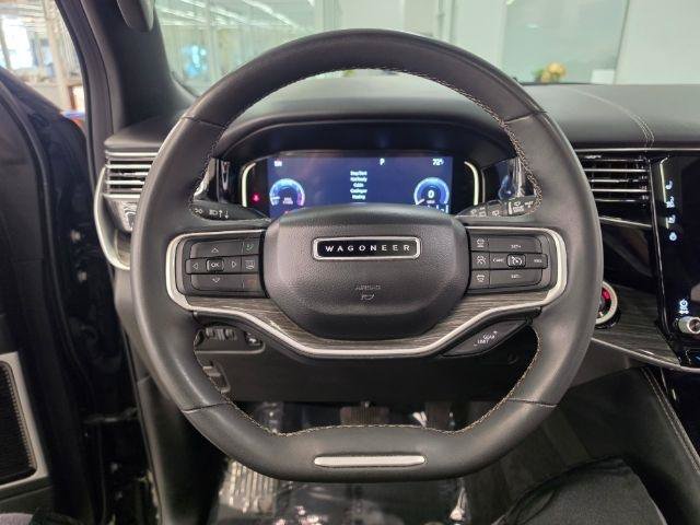 Used 2022 Jeep Wagoneer Series III w/ Premium Group I AWD/4WD image 17